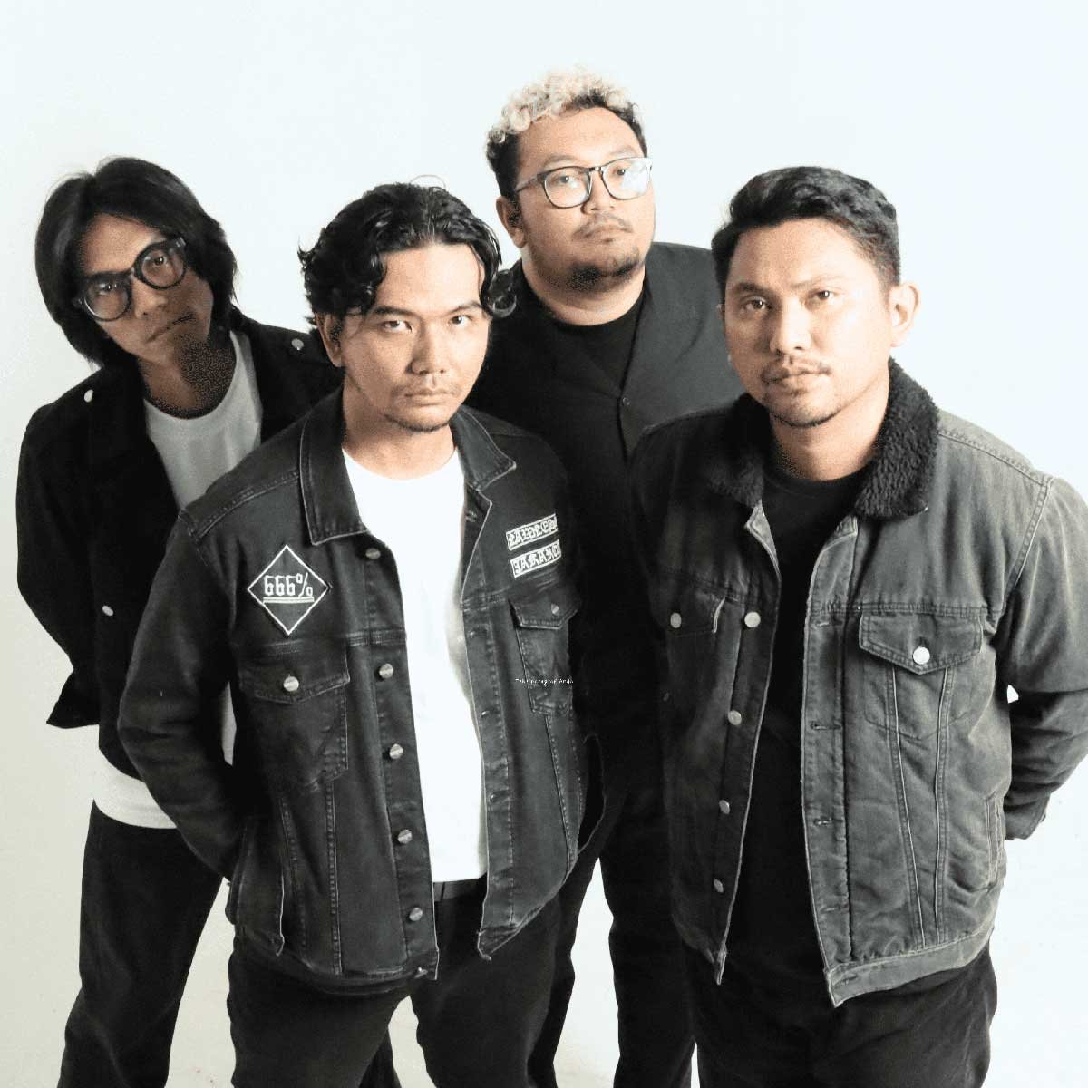 Weirdos Rilis “Just Lying”, Lagu tentang Senyum Palsu dan Luka yang Disimpan Sendiri – Musicoloid News